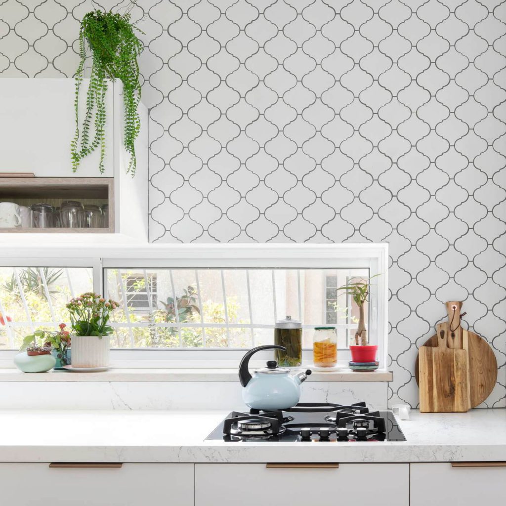 אריחים למטבח ערבסקה לבן מט